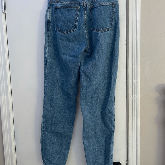 Brandy Melville Mom jeans - Picture 3 of 3